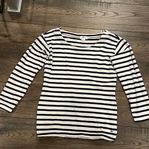 Vineyard Vines wide neck top
